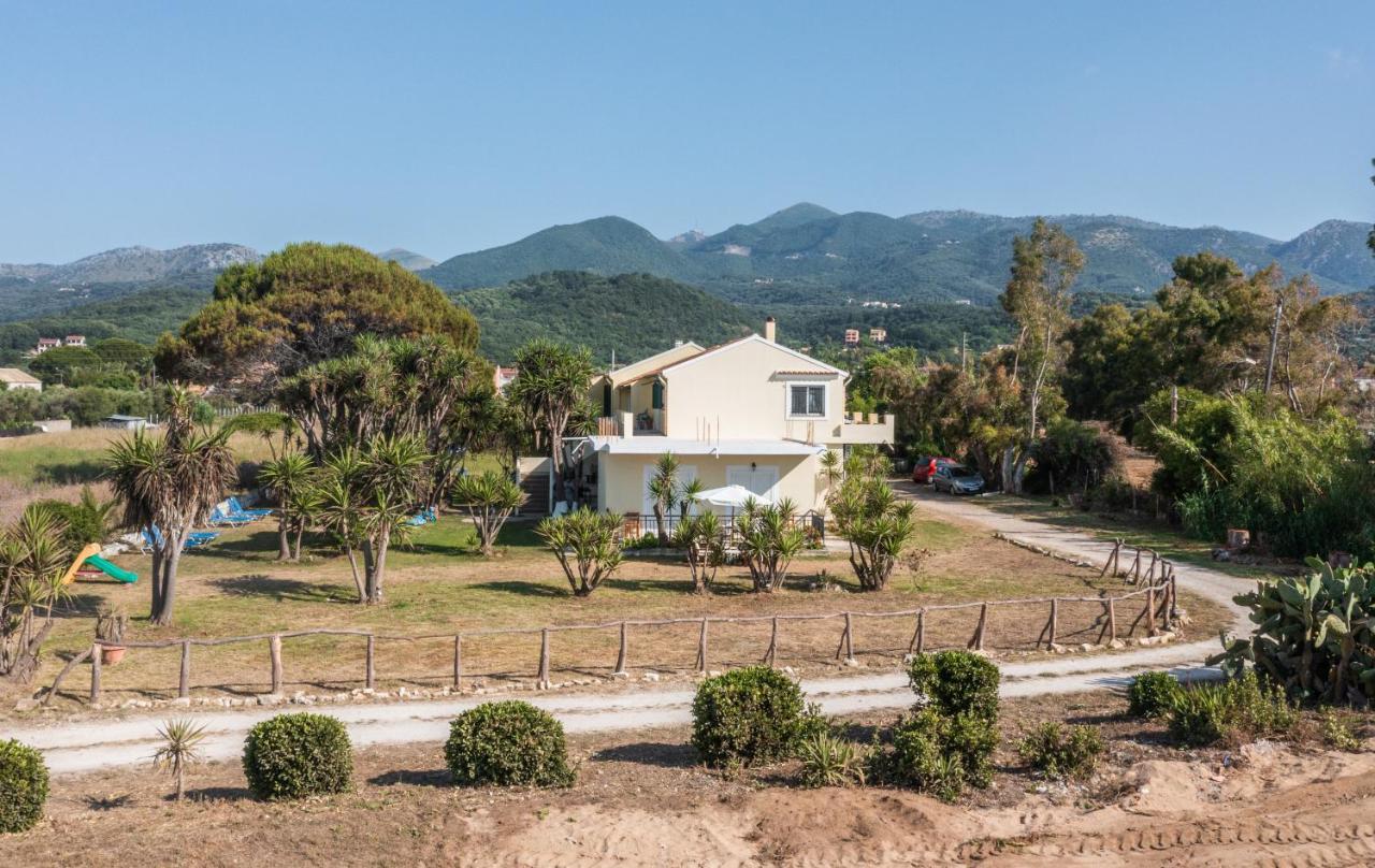 Lazaris Apartments Almiros Beach Exterior photo